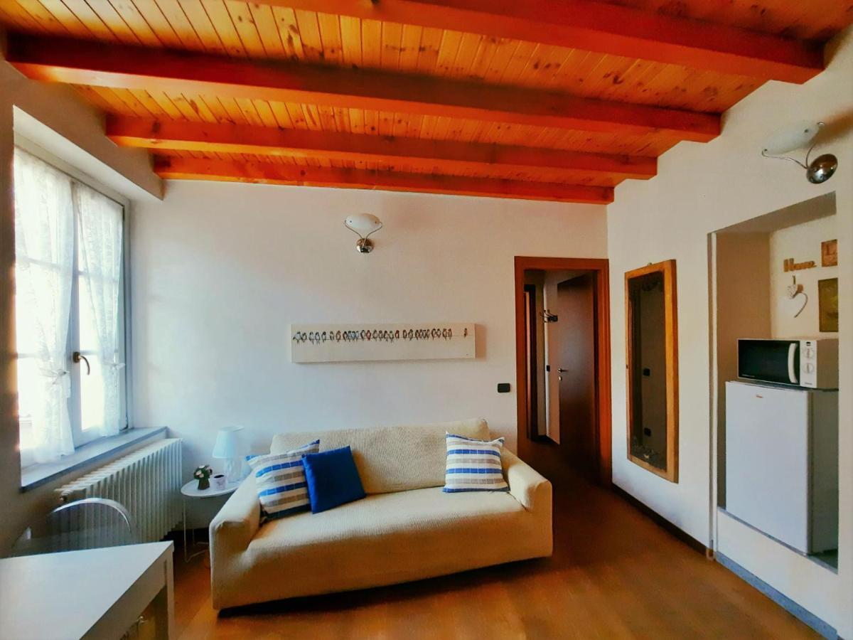 Antica Corte, Bilocale Nel Centro Storico Di Como Apartment Exterior foto
