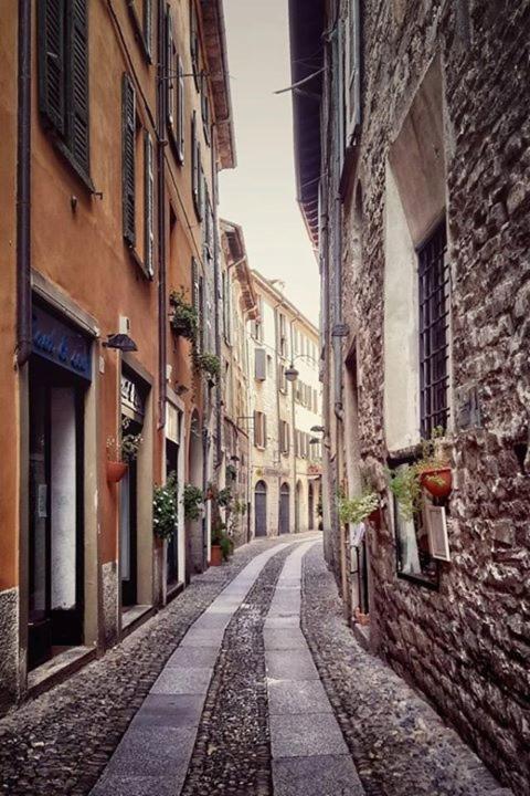 Antica Corte, Bilocale Nel Centro Storico Di Como Apartment Exterior foto